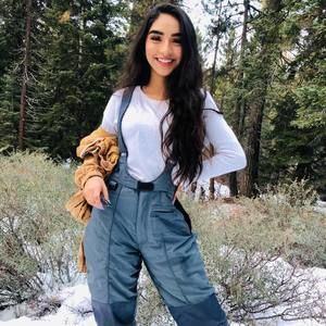 Meet your Posher, Isis